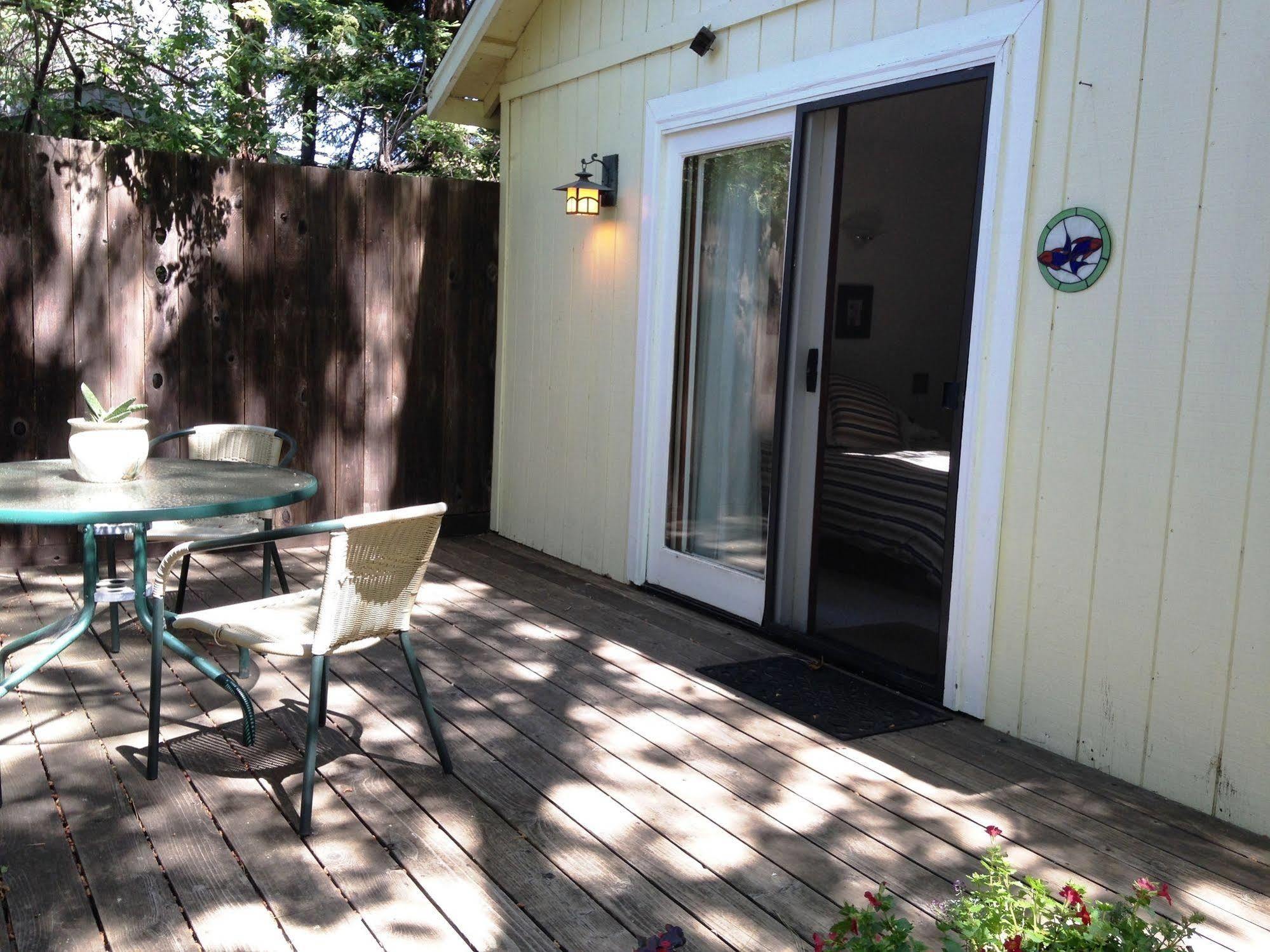 Bed and Breakfast Backyard Garden Oasis Middletown Exteriér fotografie